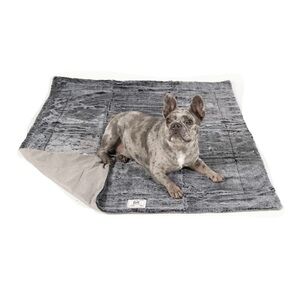 Cozy Gray Dog Blanket chill kuzi with FIR therapy cat pet brand new
